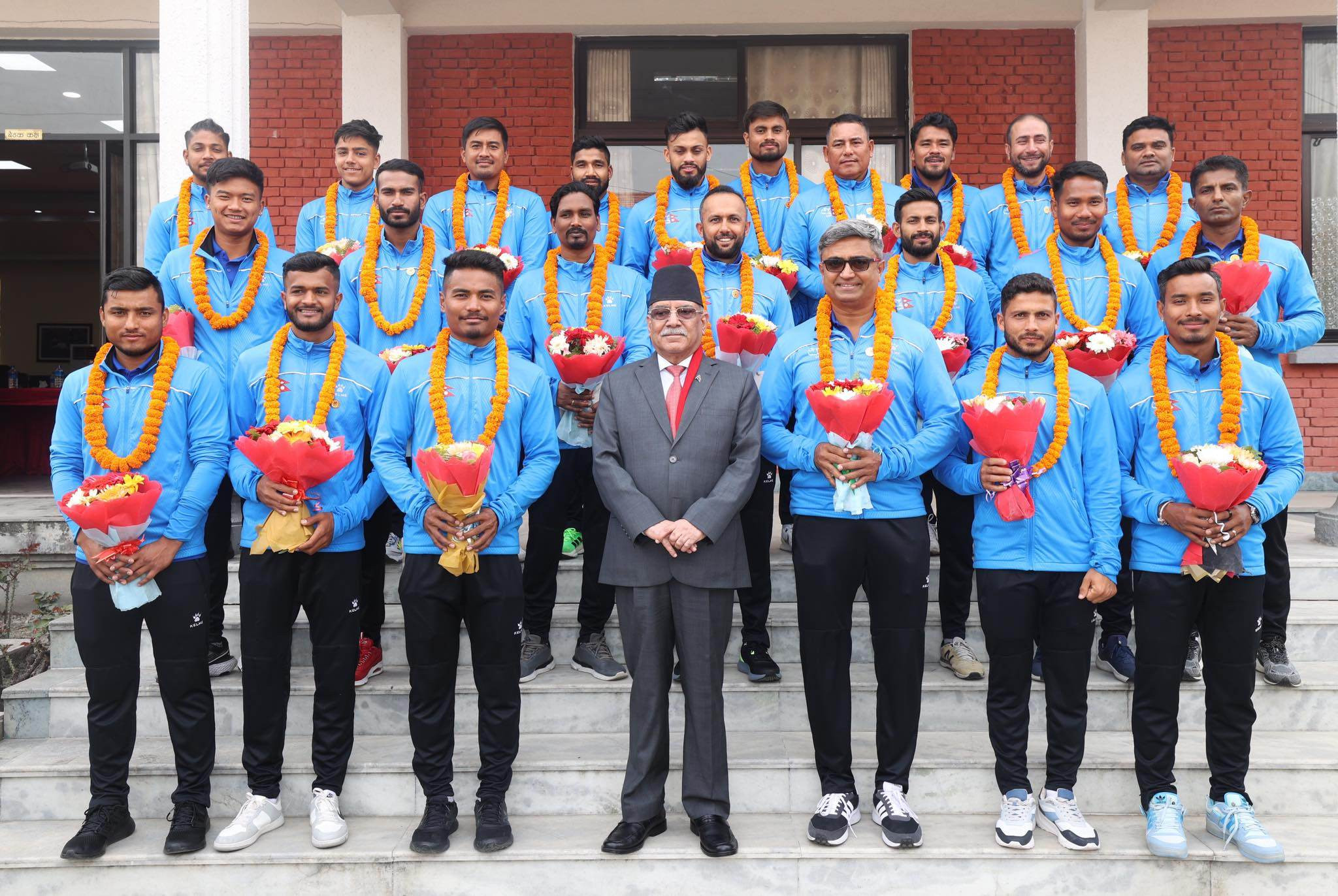 cricket team and prachanda (1)1679029428.jpg